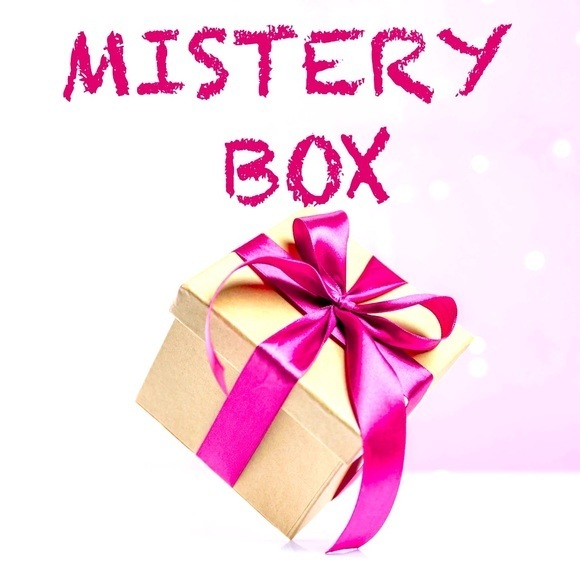 Women's Mystery‎ Box - Picture 1 of 1
